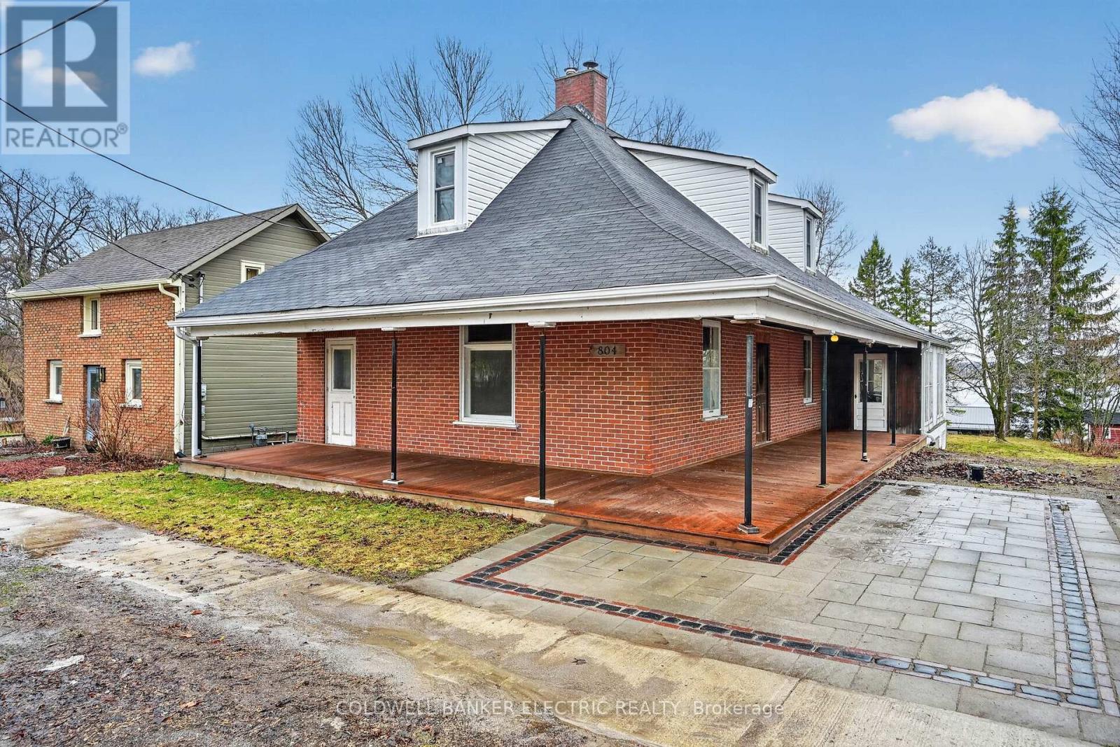 804 HUNTER STREET - 2