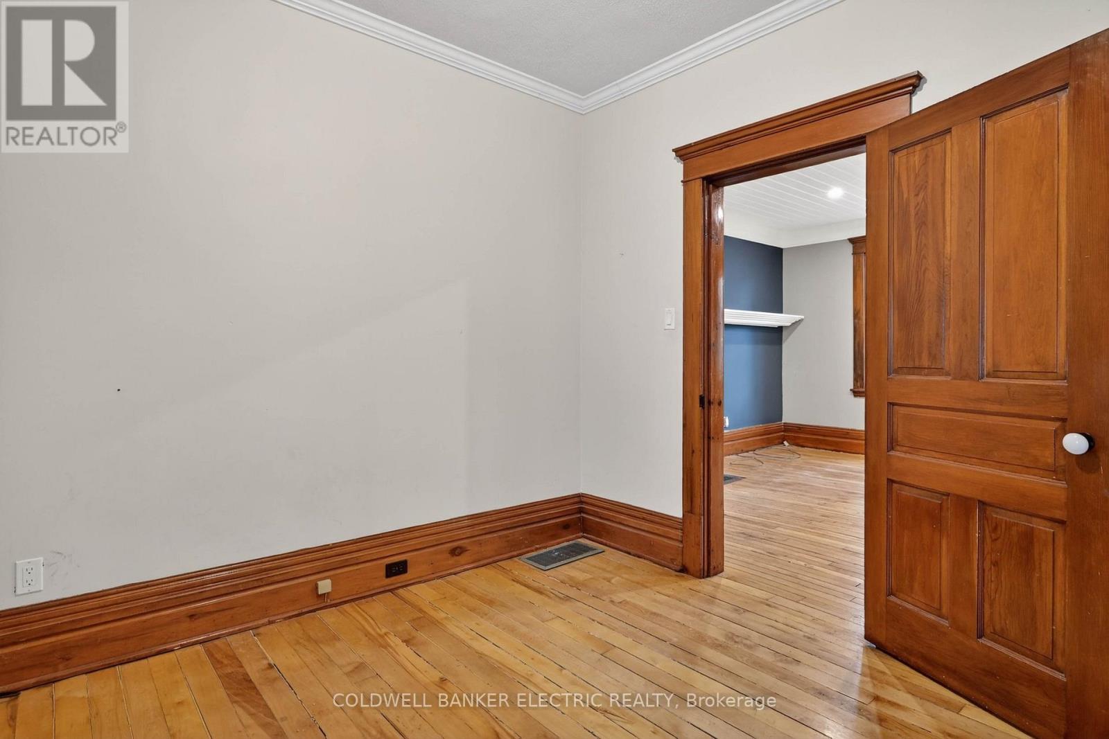 804 HUNTER STREET - 20