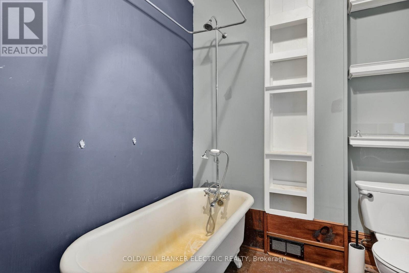 804 HUNTER STREET - 24