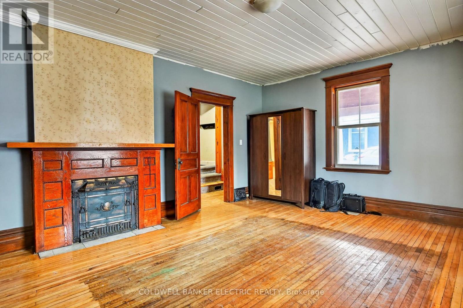 804 HUNTER STREET - 25