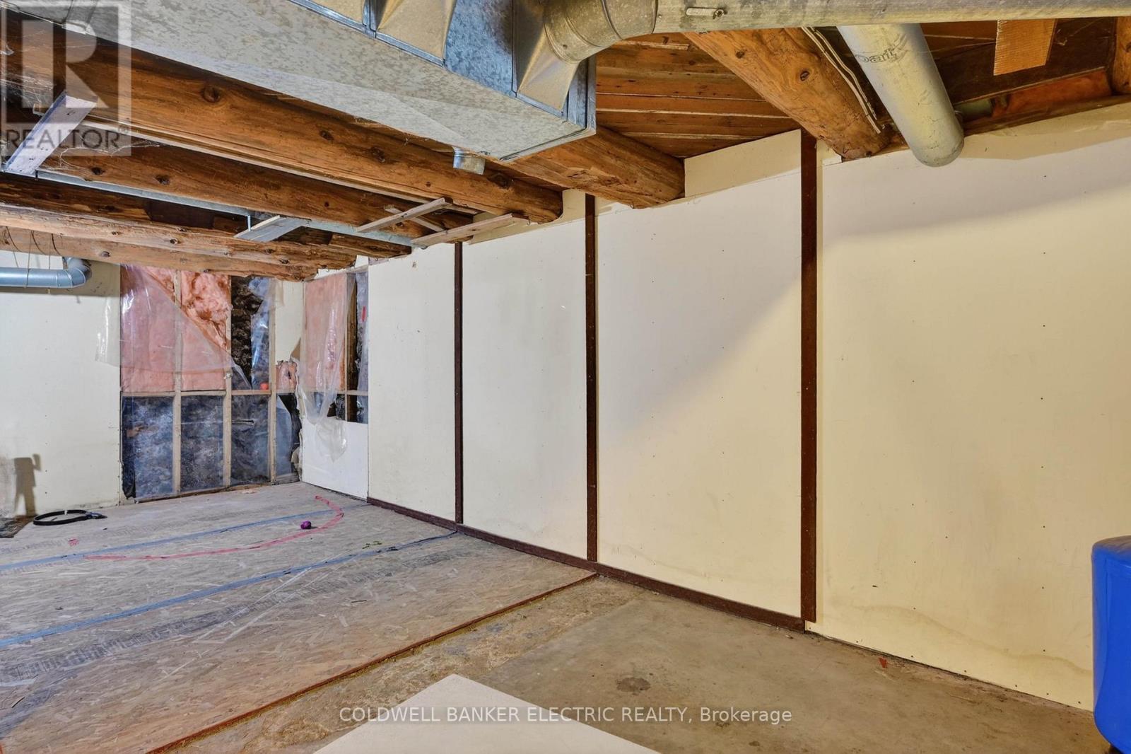 804 HUNTER STREET - 34