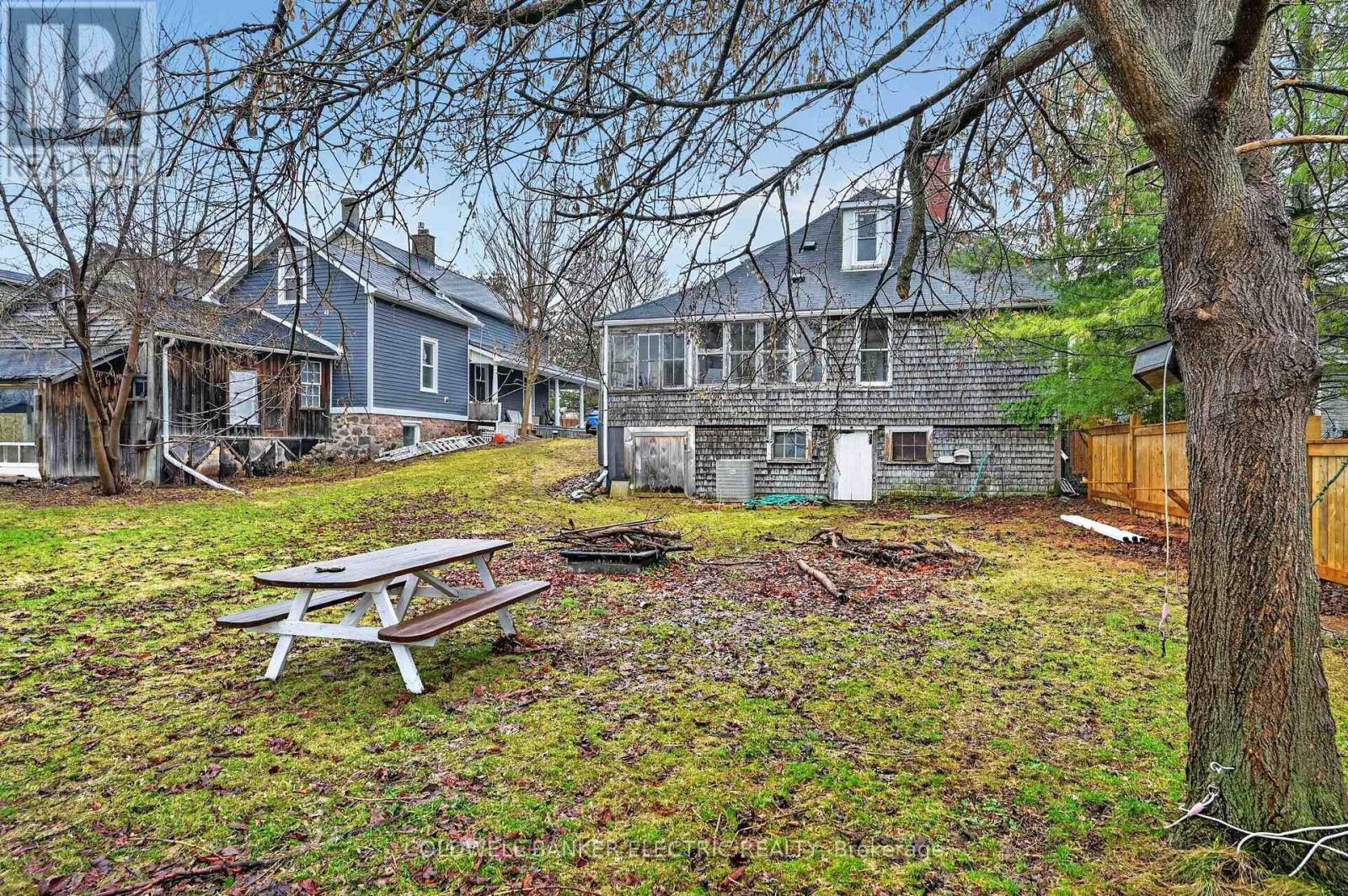 804 HUNTER STREET - 38