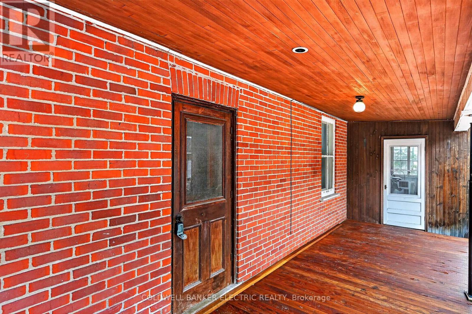 804 HUNTER STREET - 4