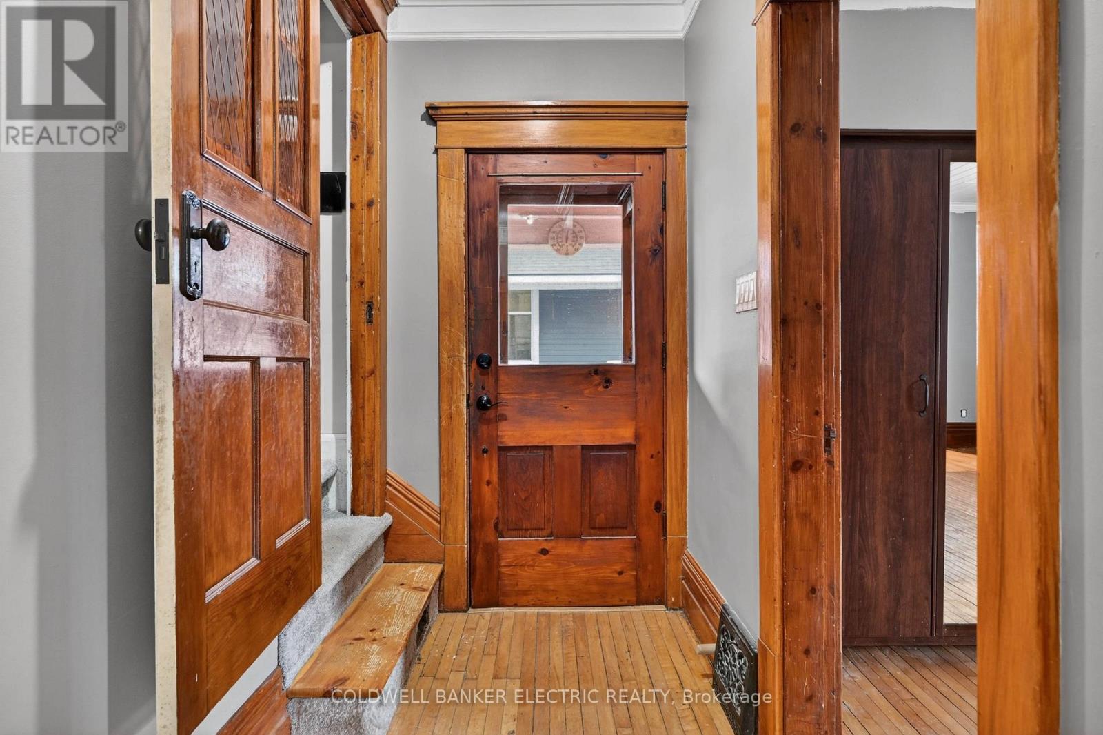 804 HUNTER STREET - 5