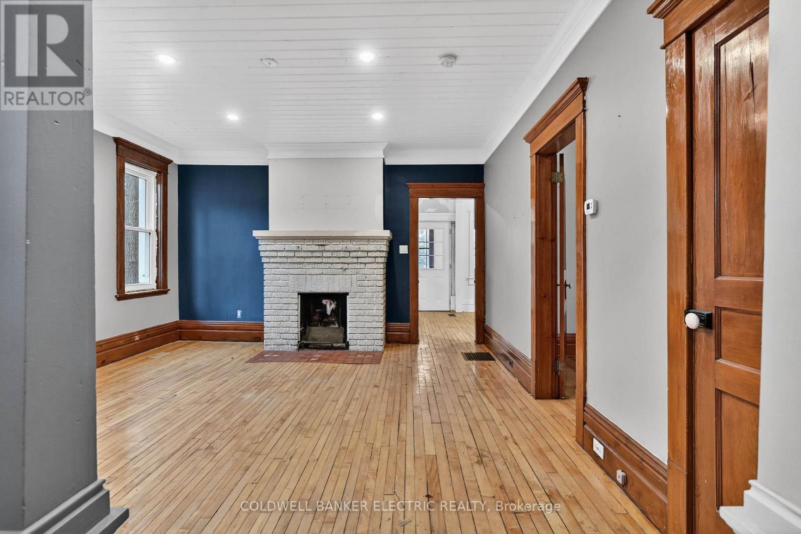 804 HUNTER STREET - 6