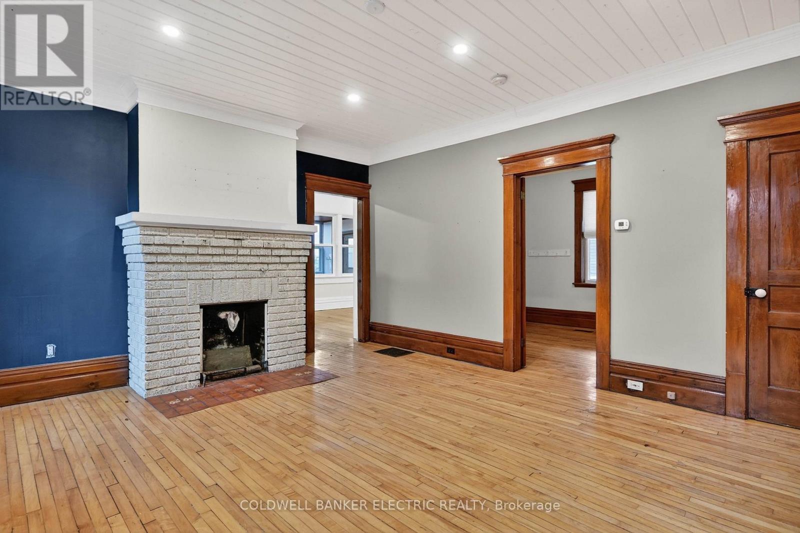 804 HUNTER STREET - 7