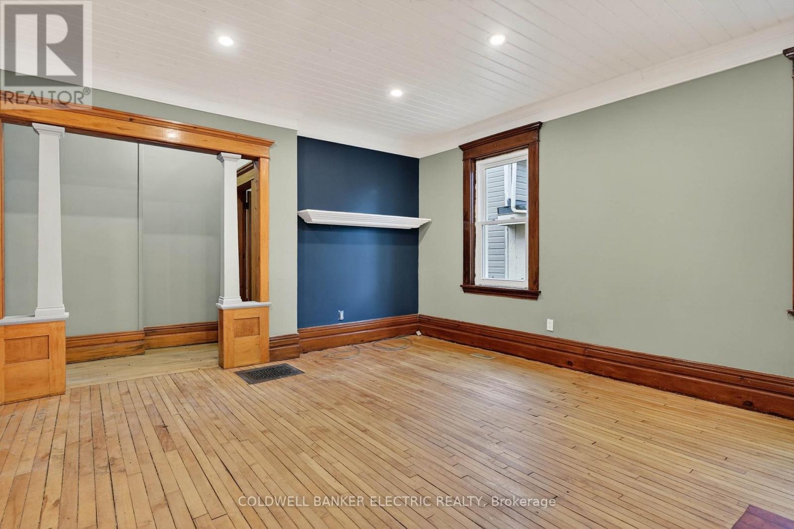 804 HUNTER STREET - 9