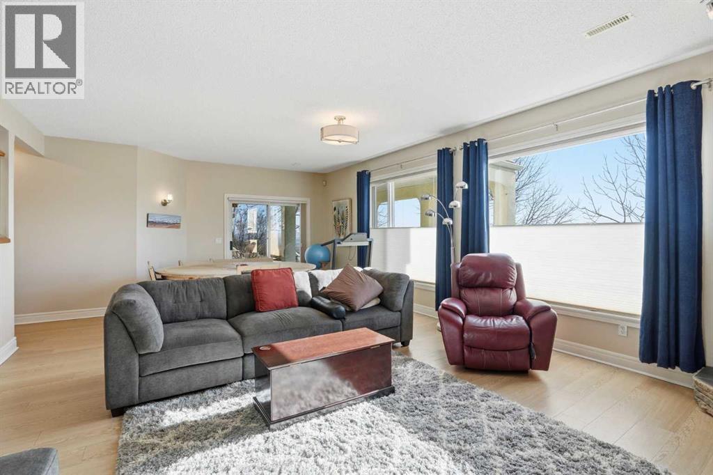 40 Eagleview Way, Cochrane