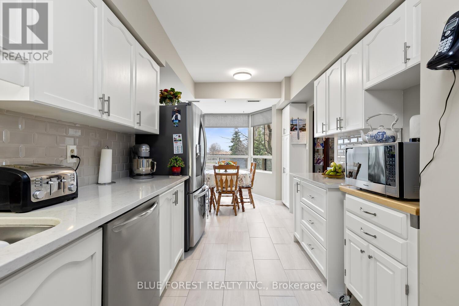 #203 744 WONDERLAND ROAD S - 19