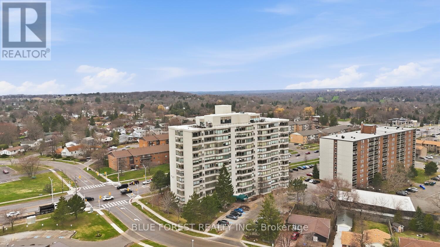 #203 744 WONDERLAND ROAD S - 2
