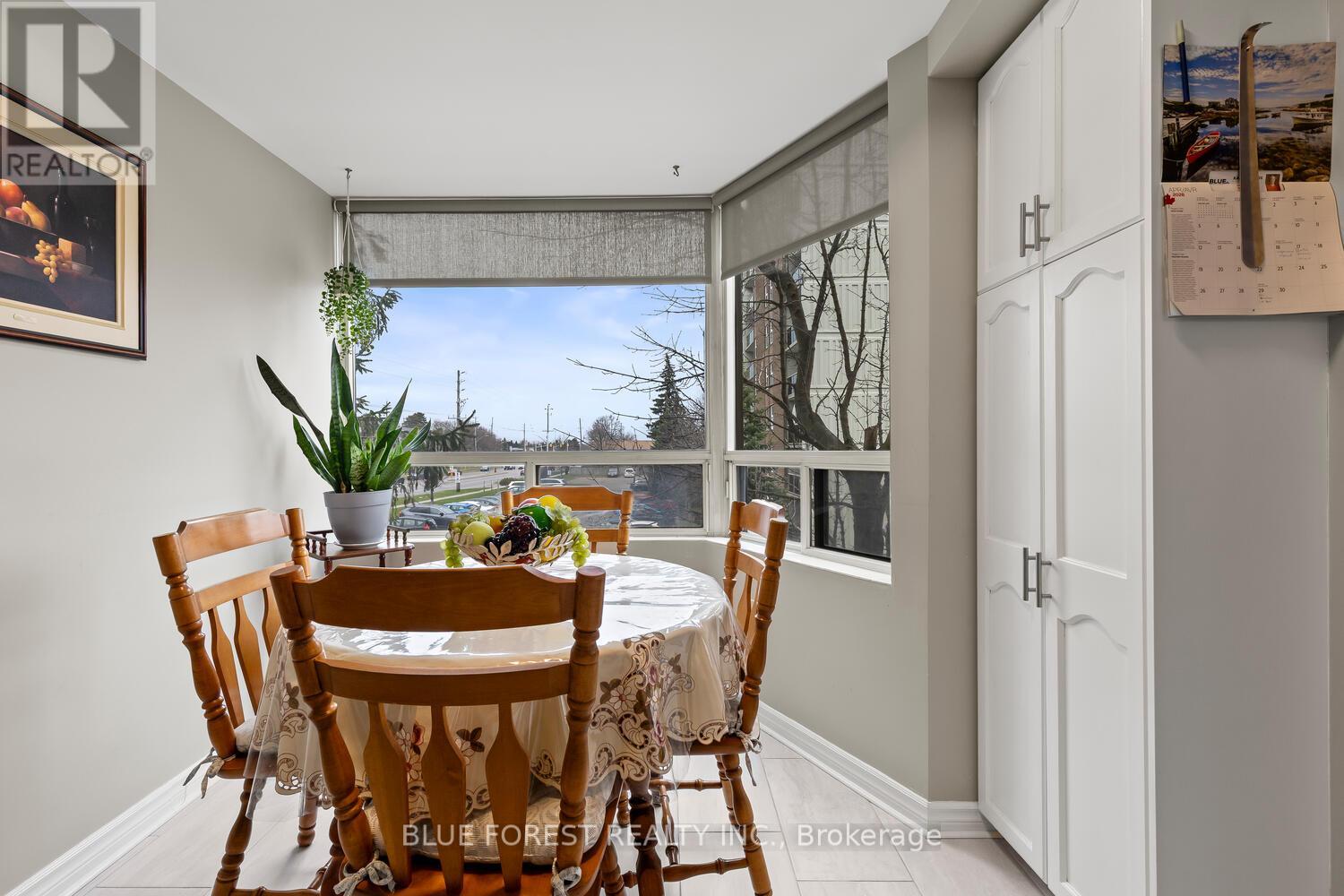 #203 744 WONDERLAND ROAD S - 21