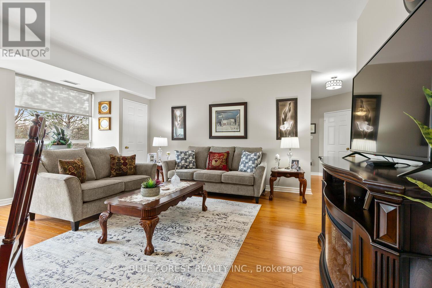 #203 744 WONDERLAND ROAD S - 23