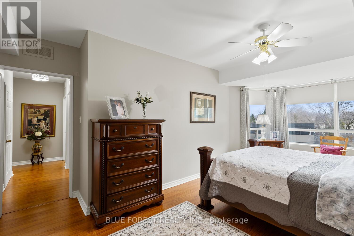 #203 744 WONDERLAND ROAD S - 30