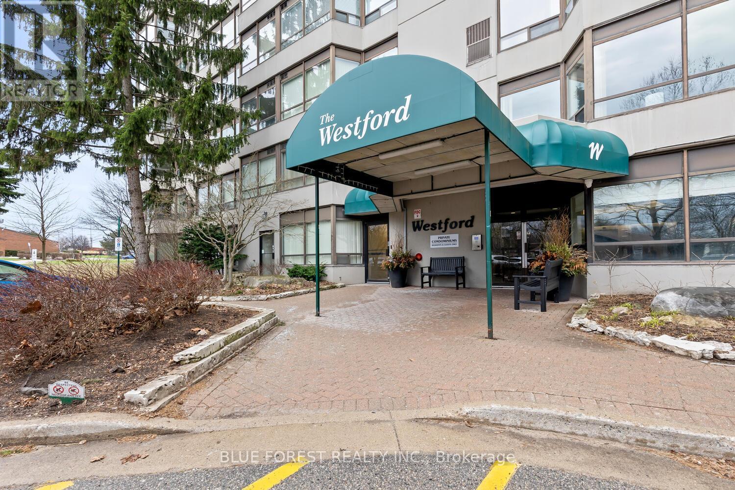 #203 744 WONDERLAND ROAD S - 5