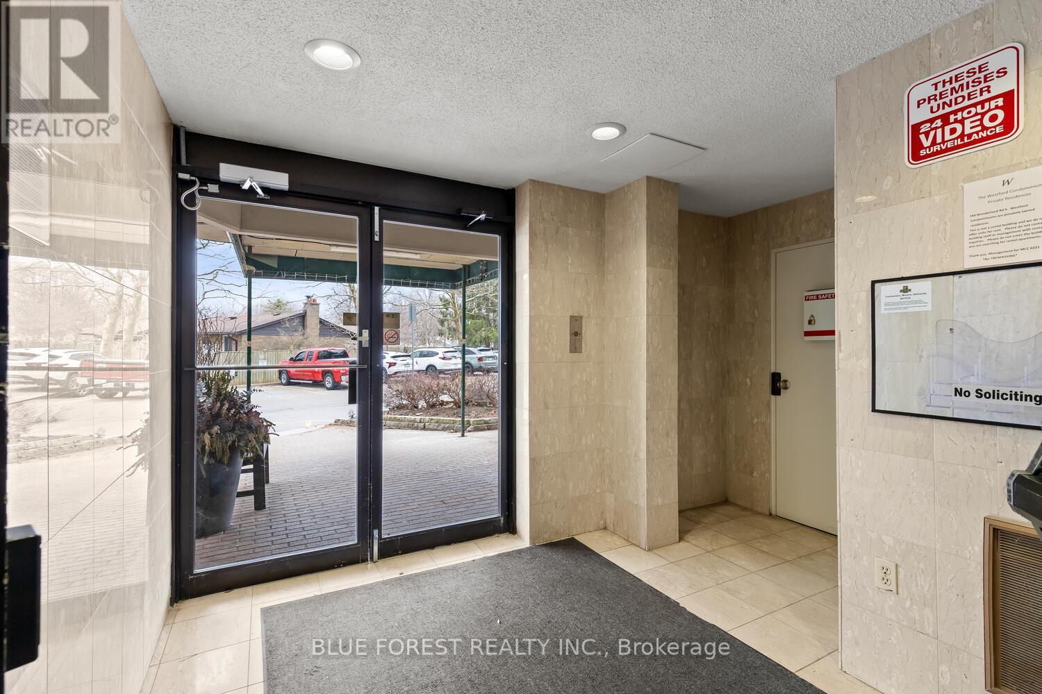 #203 744 WONDERLAND ROAD S - 6