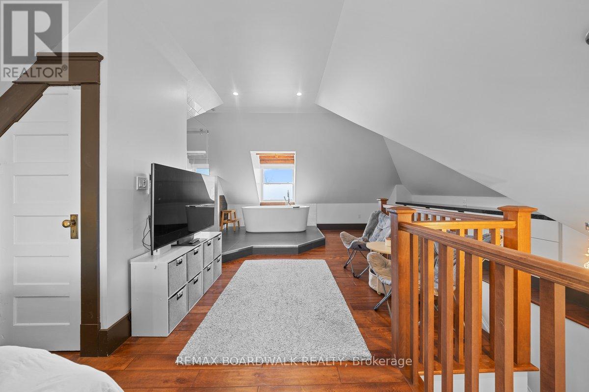 30 EMILY STREET - 31