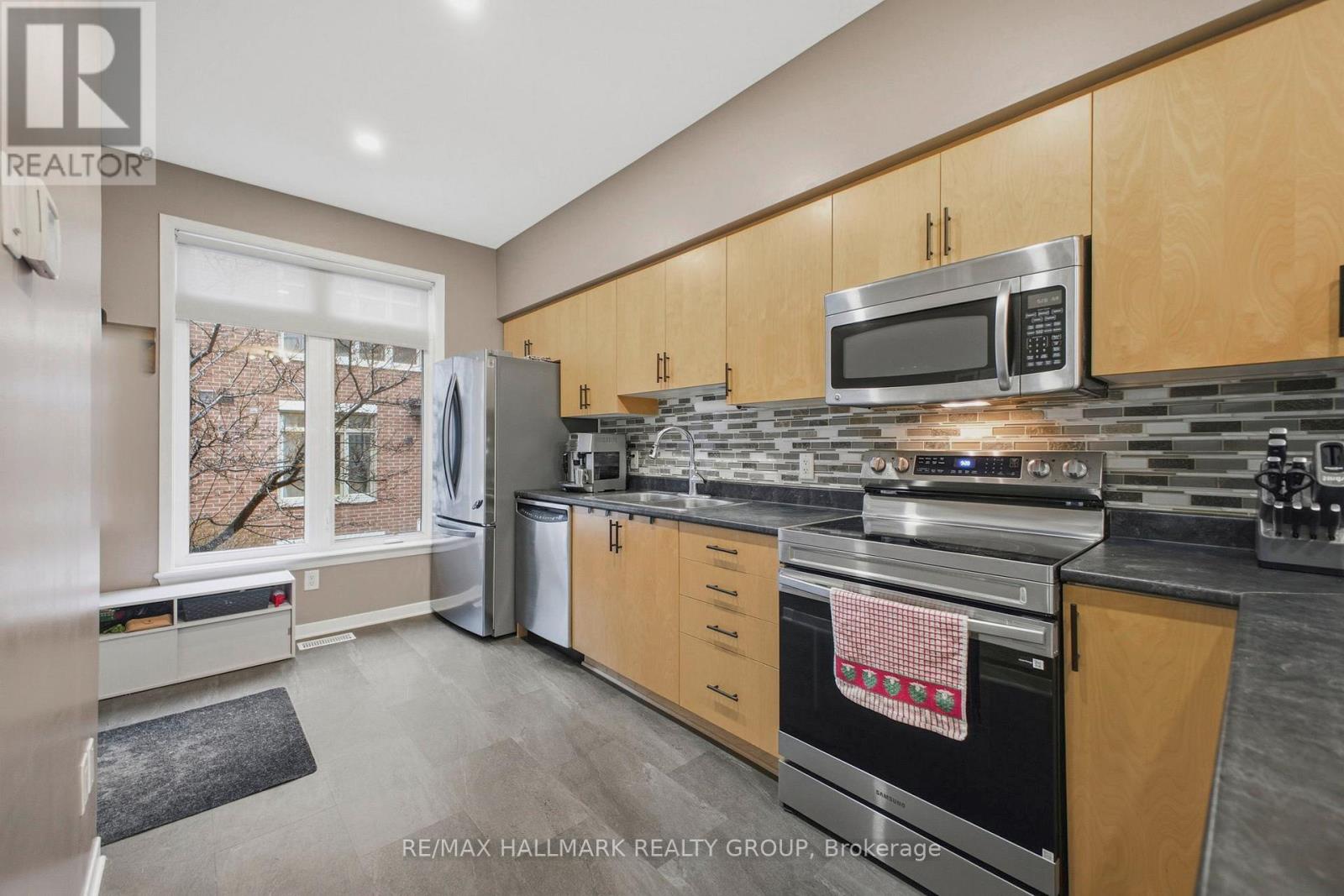 #5 795 MONTREAL ROAD - 8