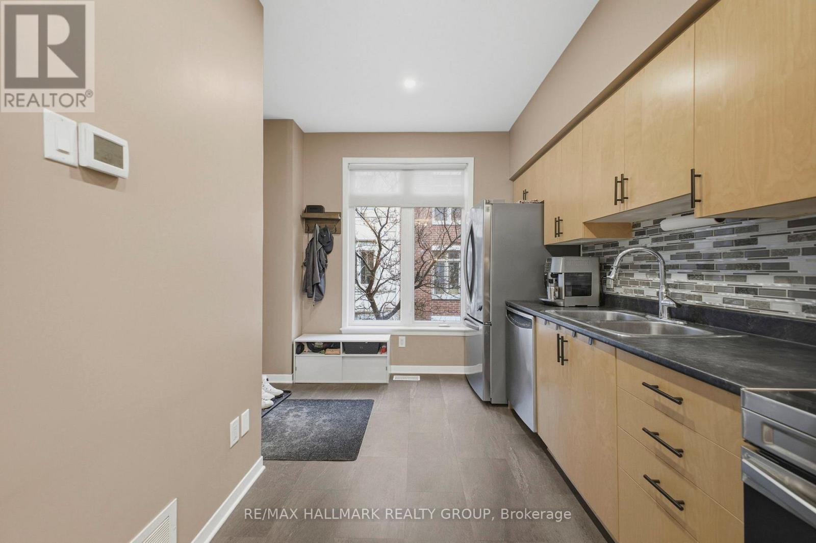 #5 795 MONTREAL ROAD - 9