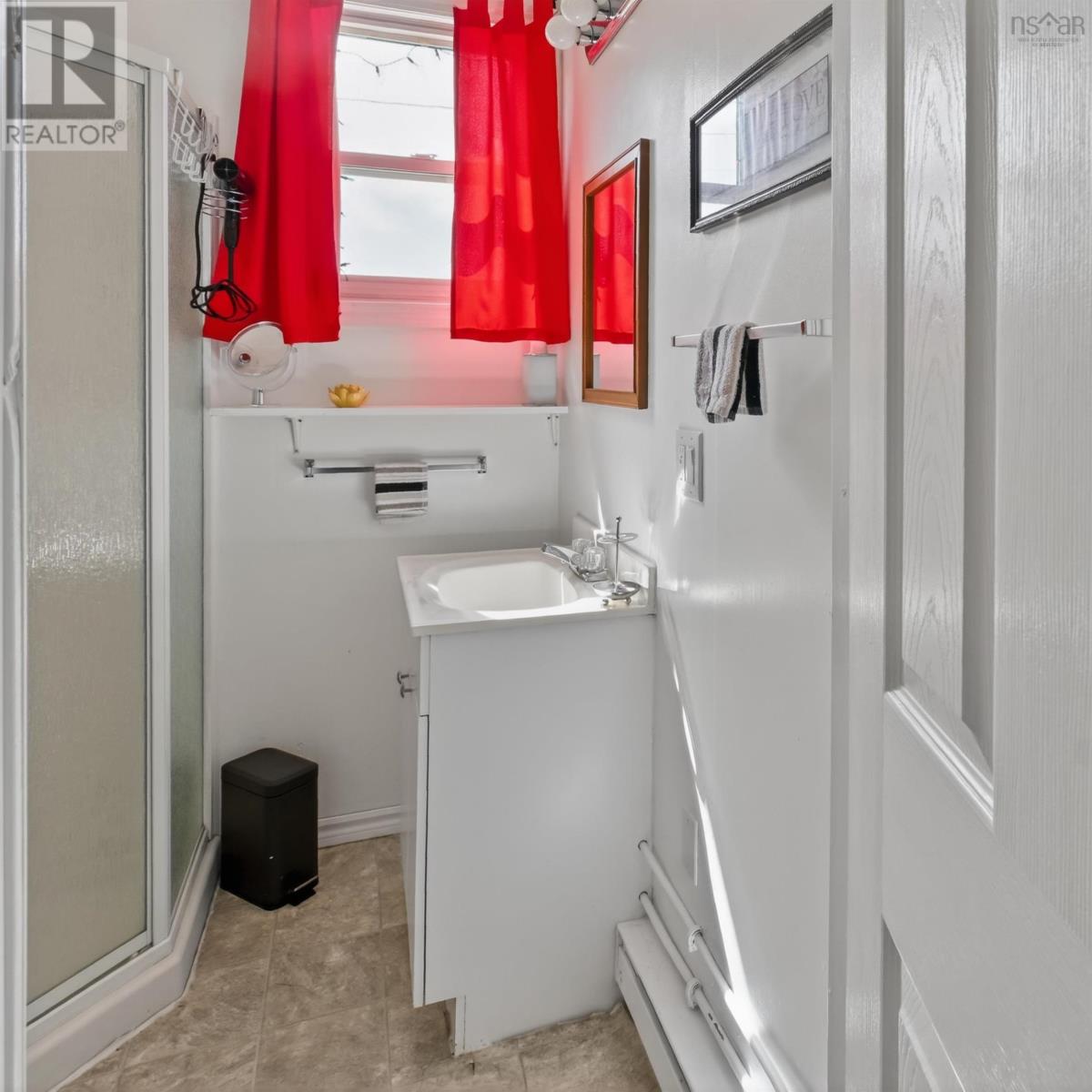 Property 44 of 47 of 1235 Loch Lomond Road