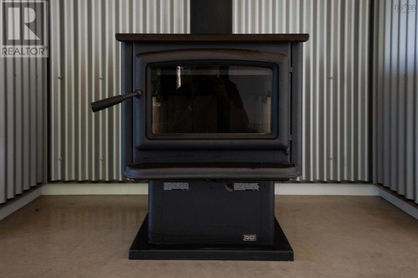 Property 22 of 48 of 800 BLUFF Road