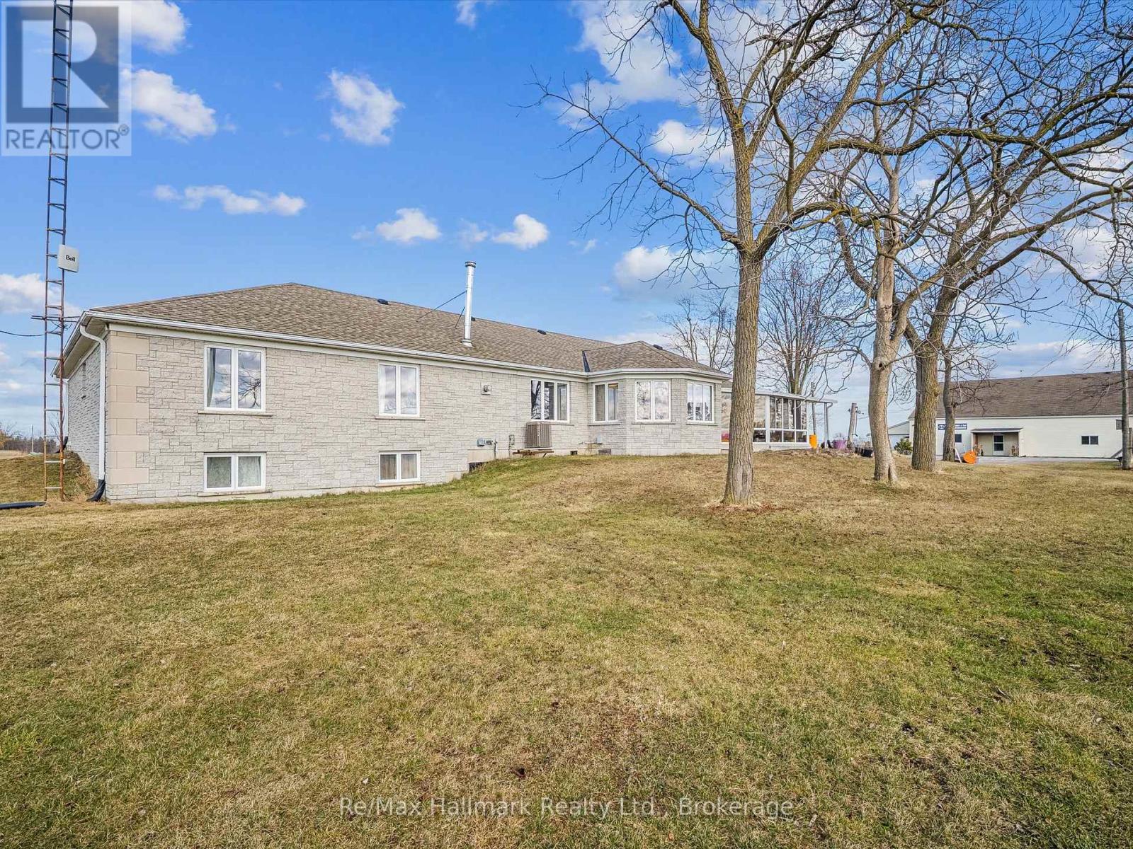 232 EIGHTH ROAD E — photo 42