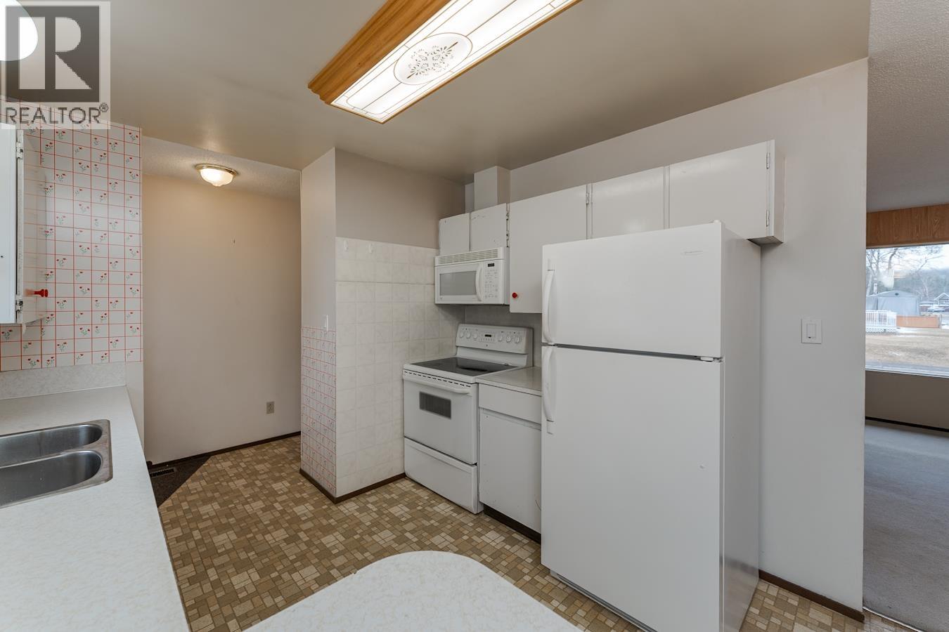 7600 LOYOLA DRIVE - 15