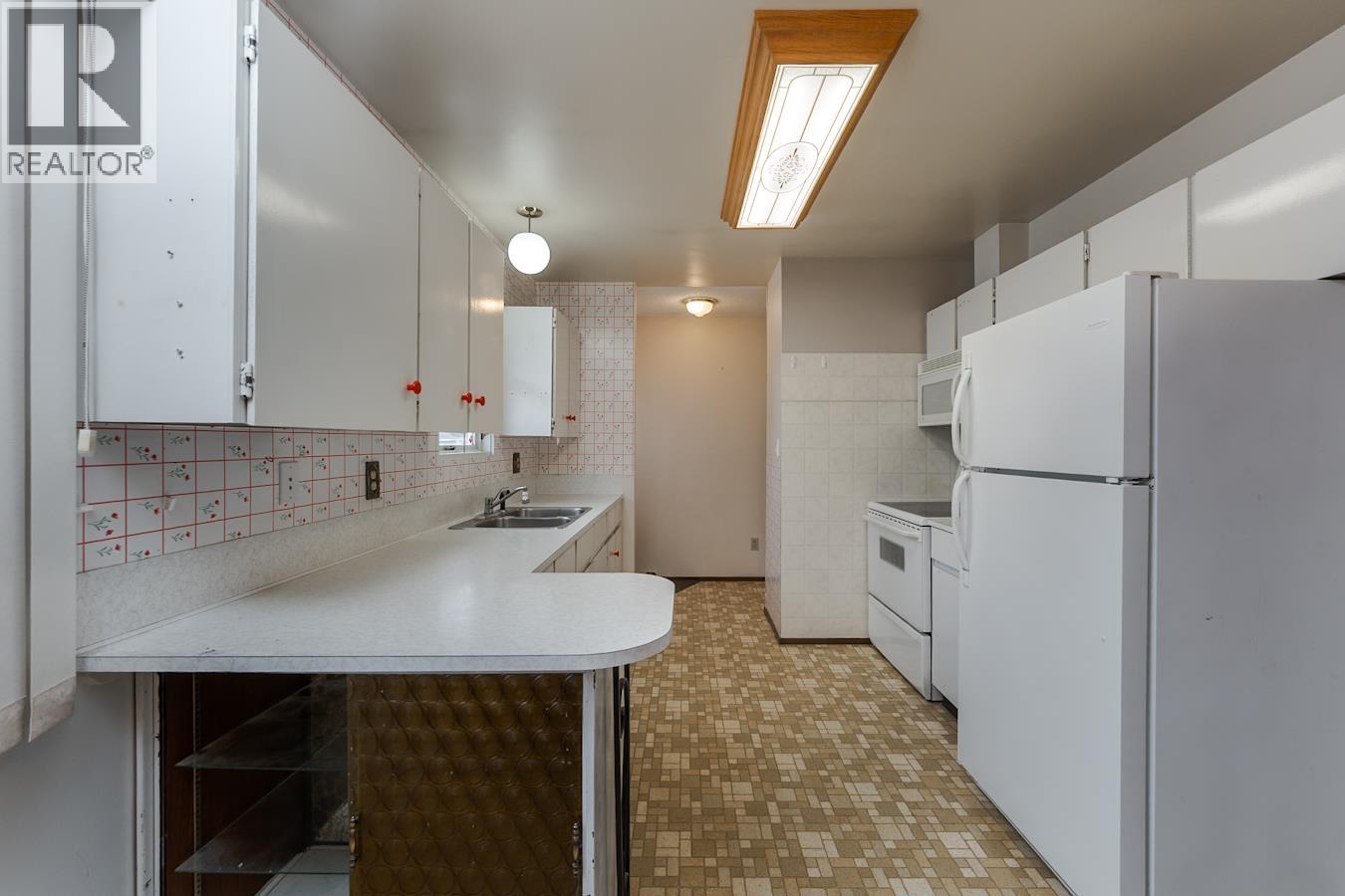 7600 LOYOLA DRIVE - 16