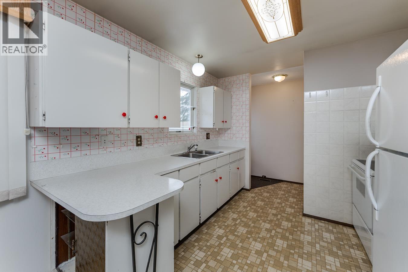 7600 LOYOLA DRIVE - 17