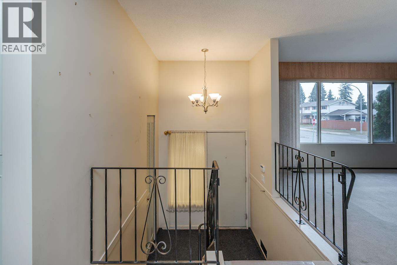 7600 LOYOLA DRIVE - 8