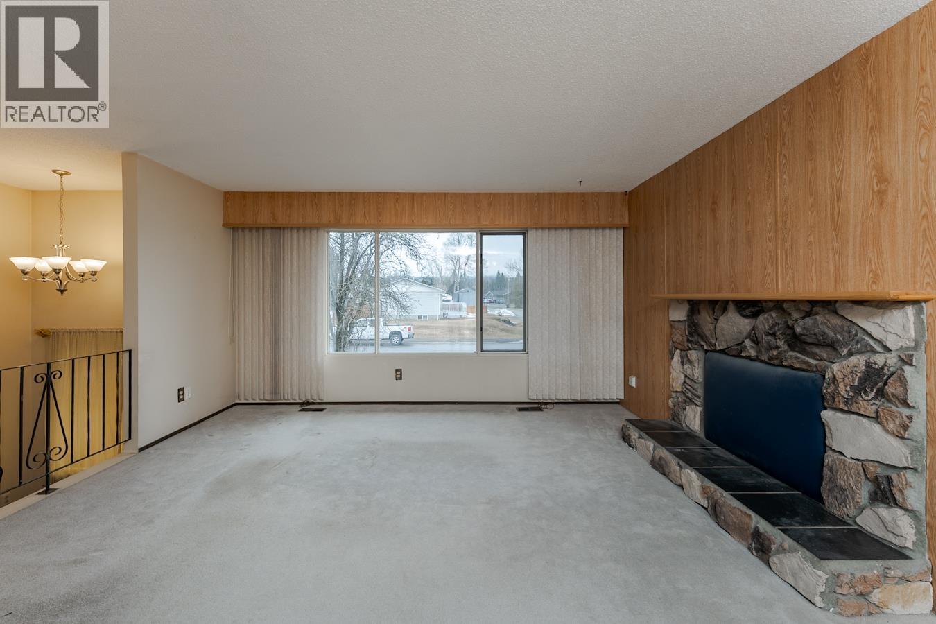 7600 LOYOLA DRIVE - 9