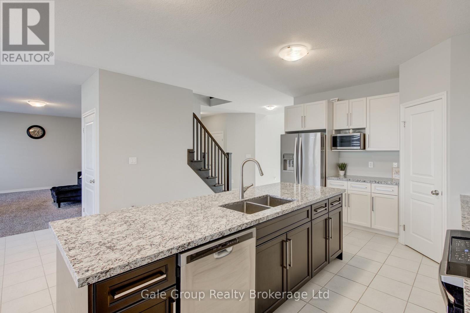 5 BALMORAL LANE - 13