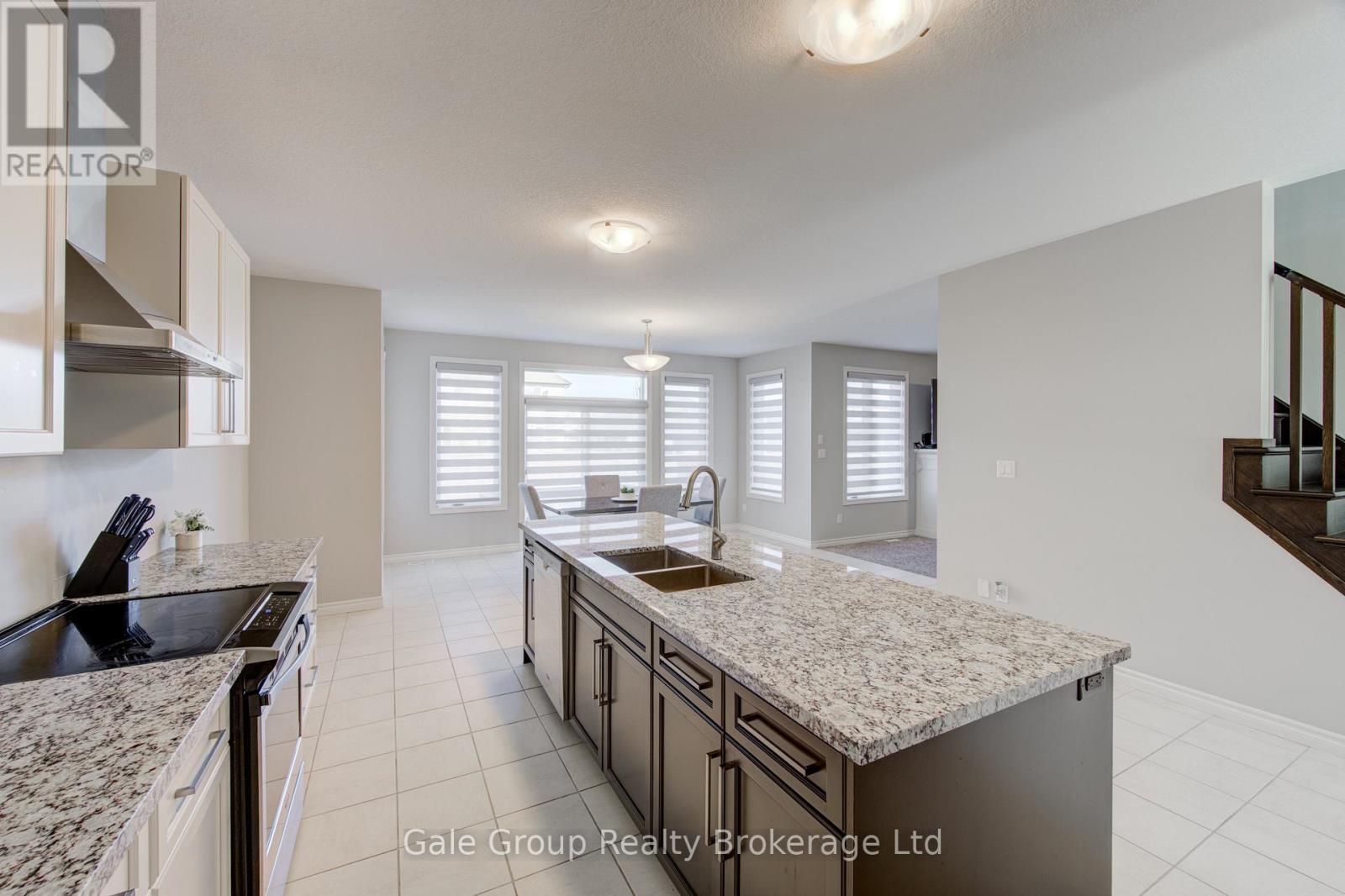 5 BALMORAL LANE - 14