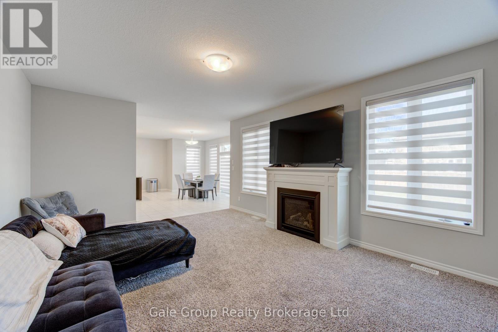 5 BALMORAL LANE - 21