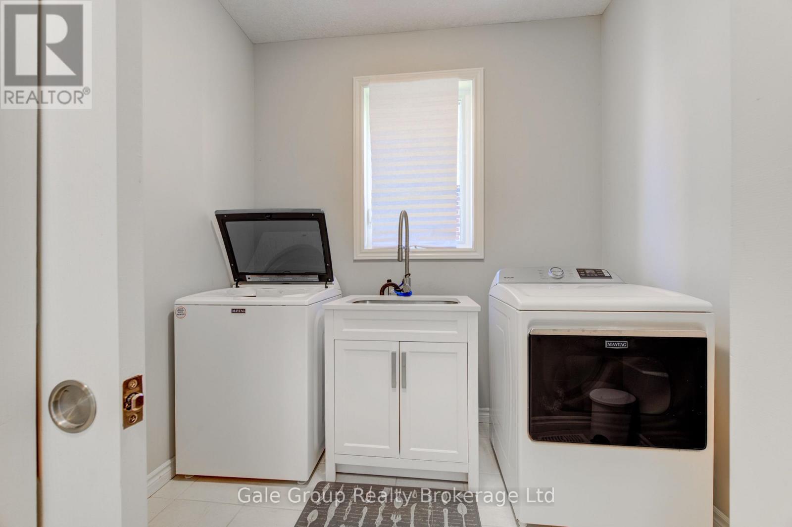 5 BALMORAL LANE - 24