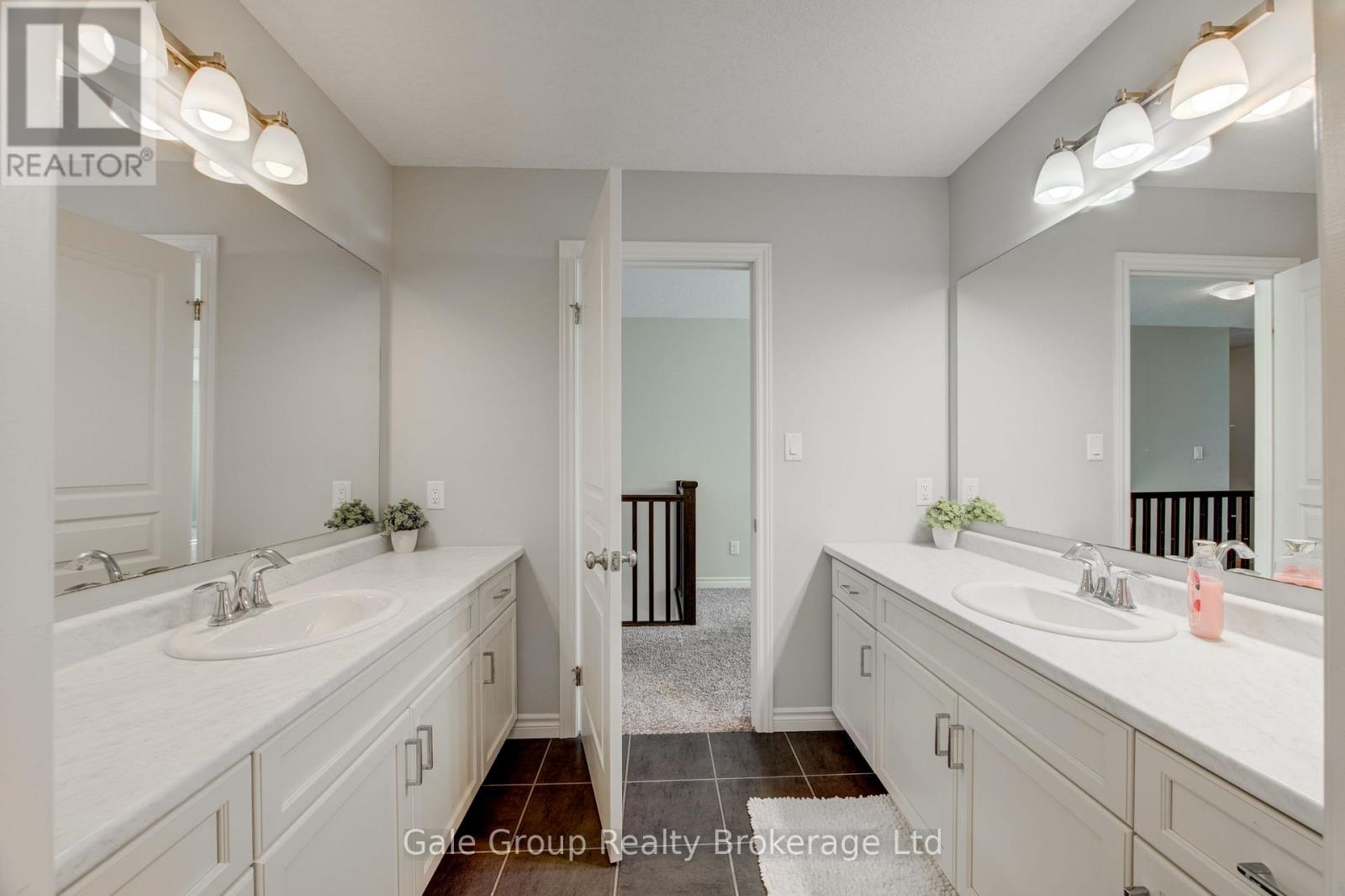 5 BALMORAL LANE - 31