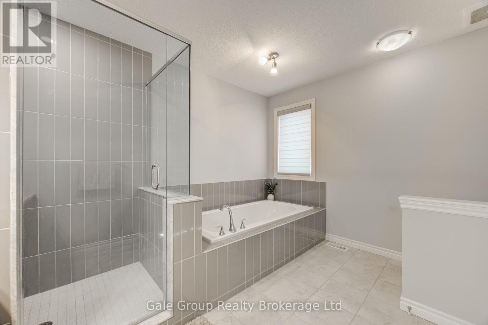 5 BALMORAL LANE - 38