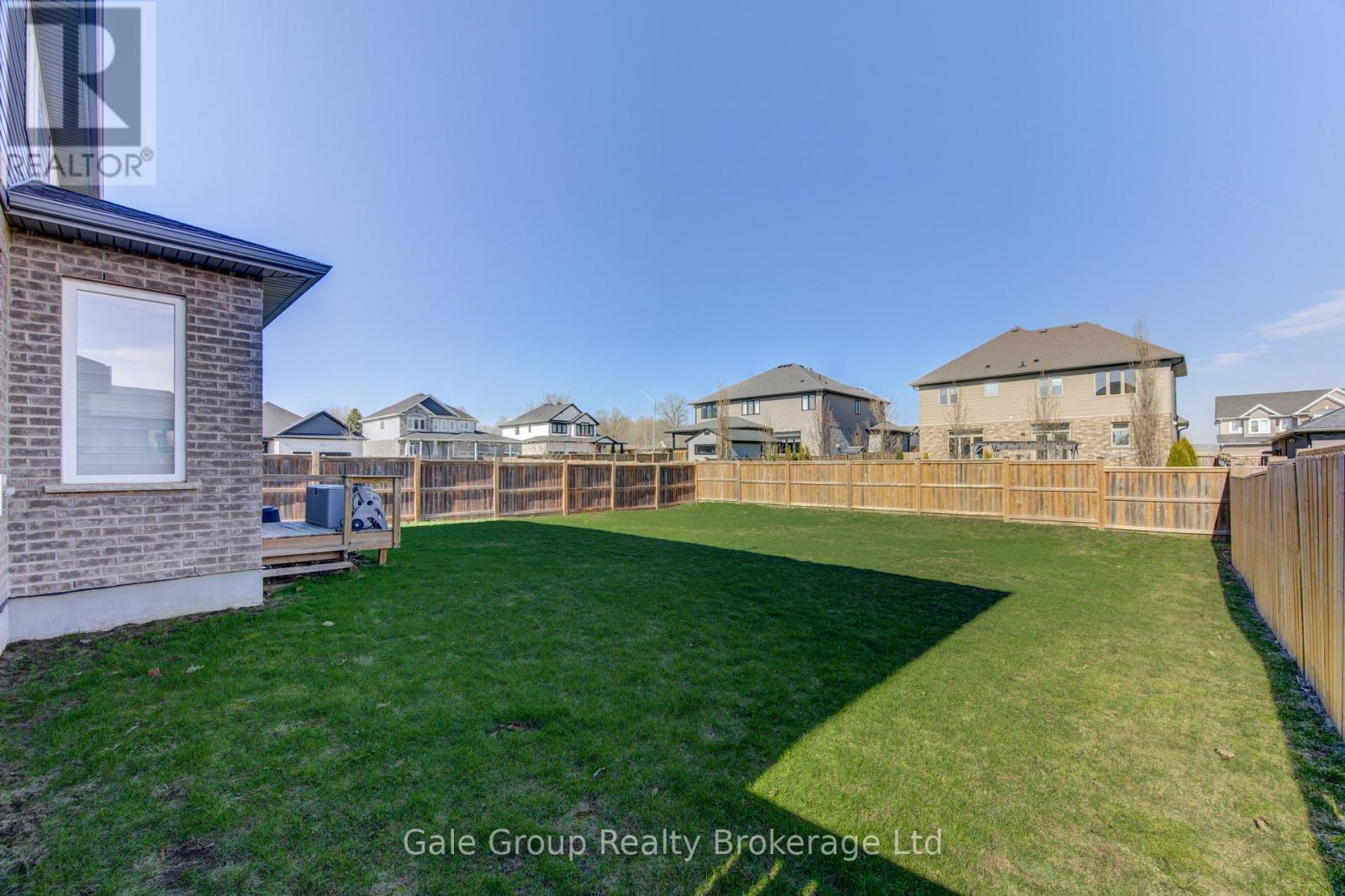 5 BALMORAL LANE - 42