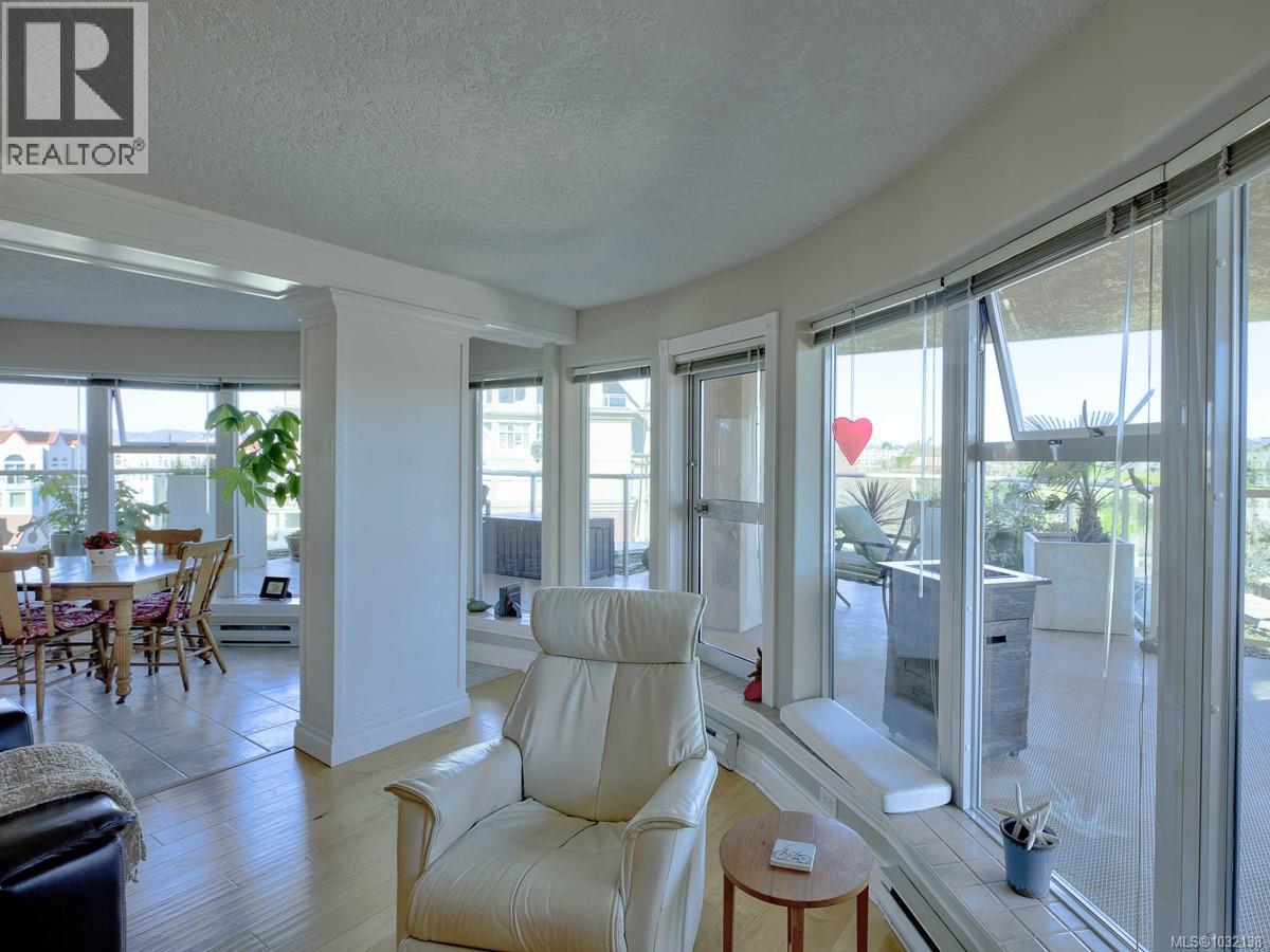 #501 75 SONGHEES RD - 17