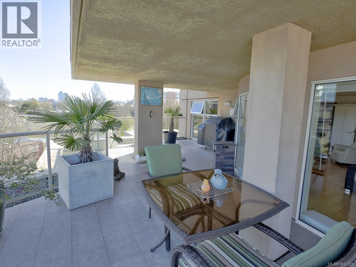 #501 75 SONGHEES RD - 25