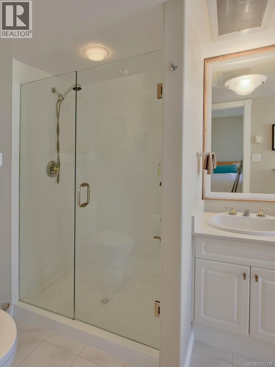 #501 75 SONGHEES RD - 34