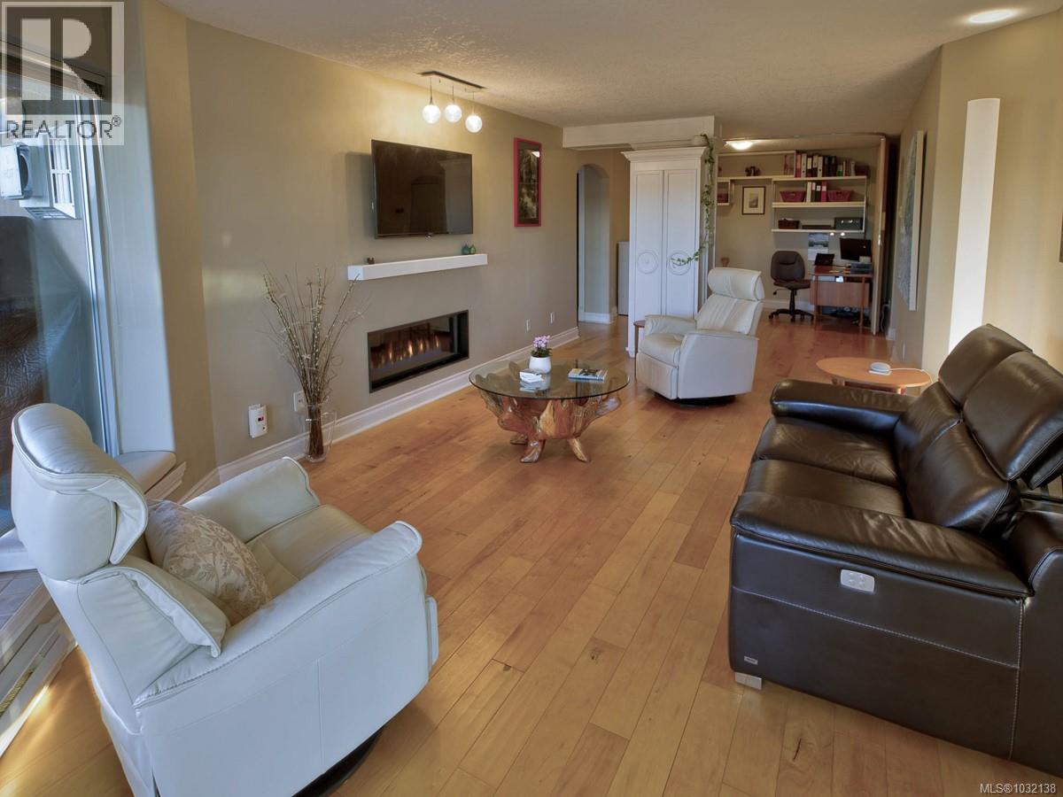 #501 75 SONGHEES RD - 54