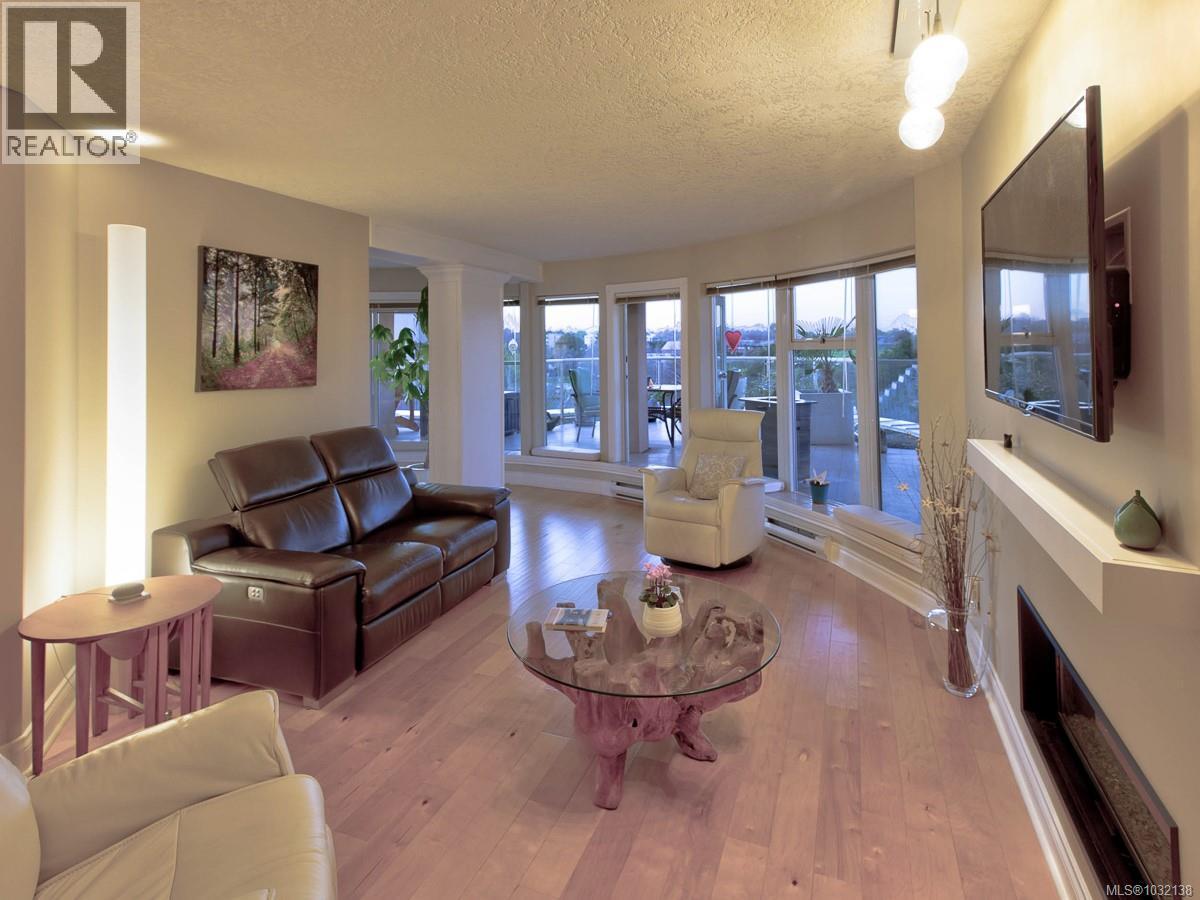 #501 75 SONGHEES RD - 58