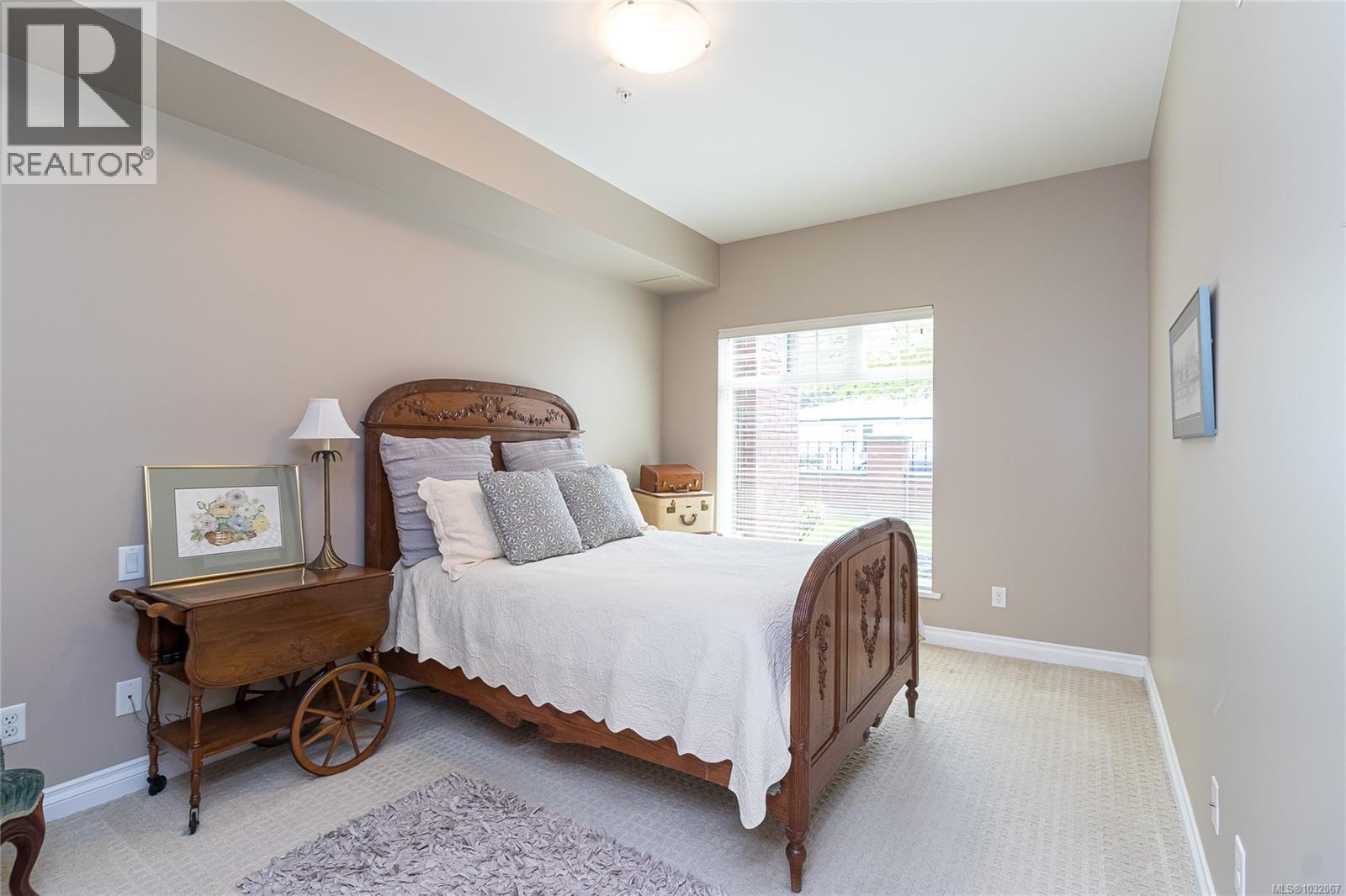 103 2380 Brethour Avenue, Sidney