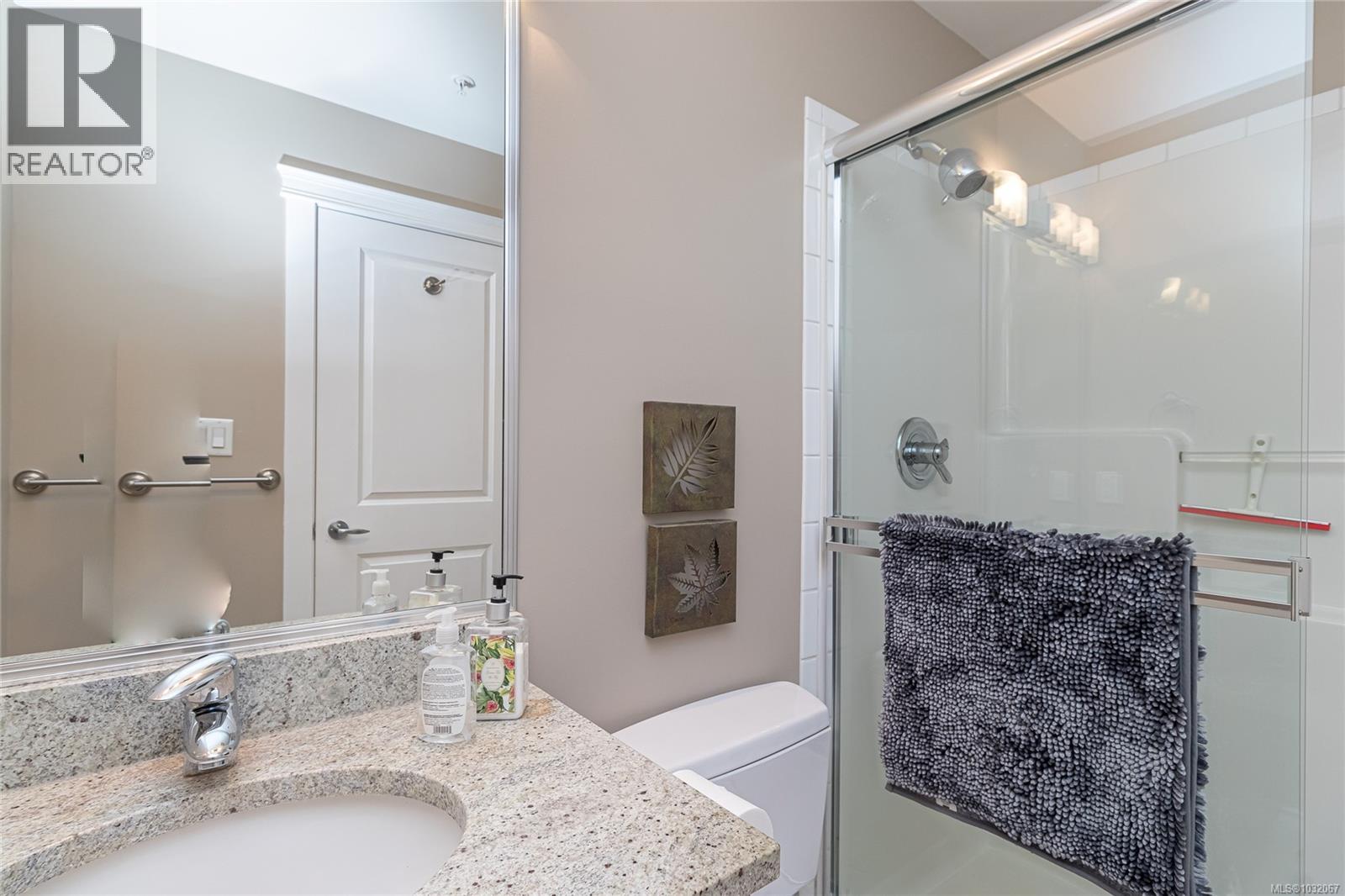 103 2380 Brethour Avenue, Sidney