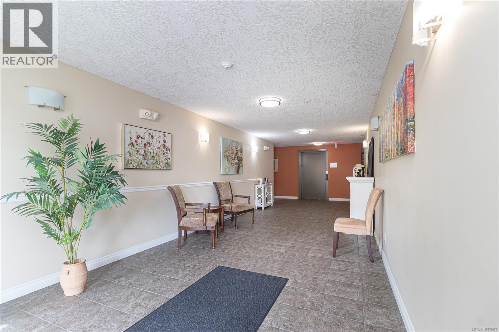 103 2380 Brethour Avenue, Sidney