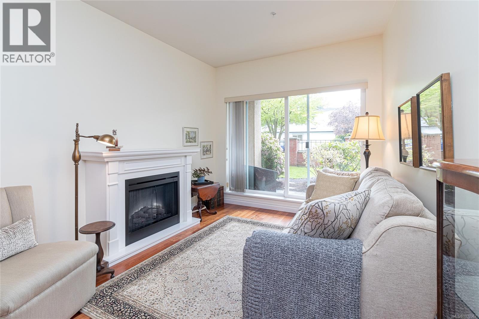 103 2380 Brethour Avenue, Sidney