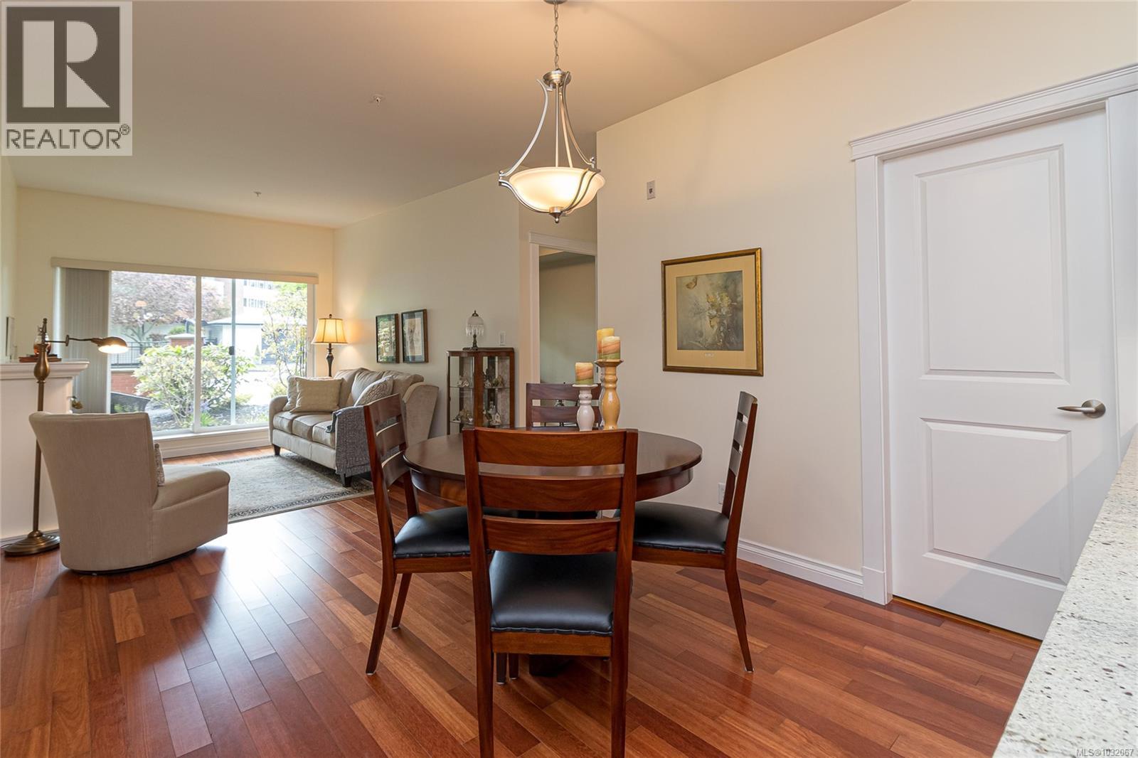 103 2380 Brethour Avenue, Sidney