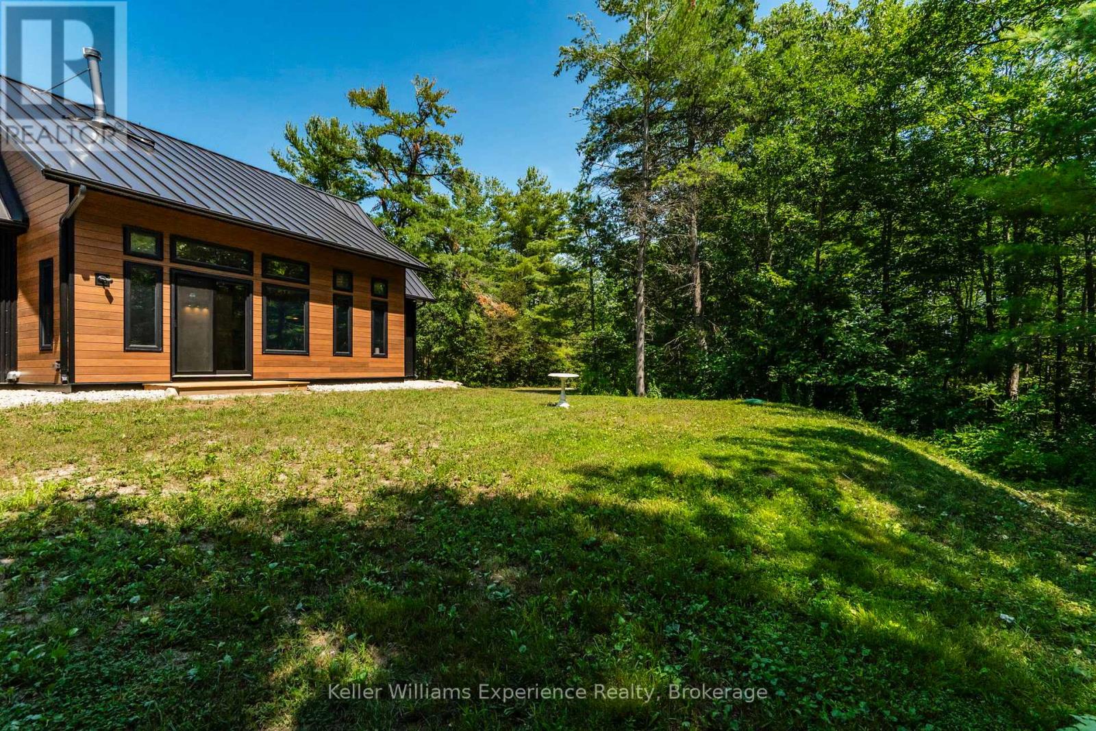 753 HONEY HARBOUR ROAD - 34