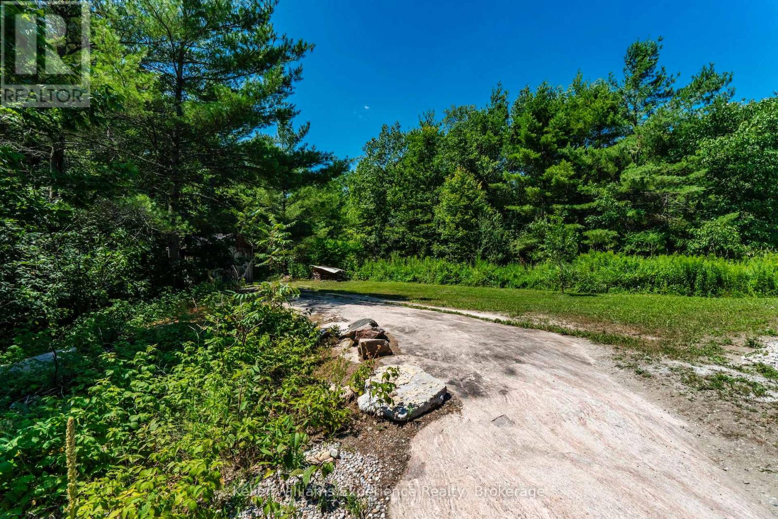 753 HONEY HARBOUR ROAD - 42