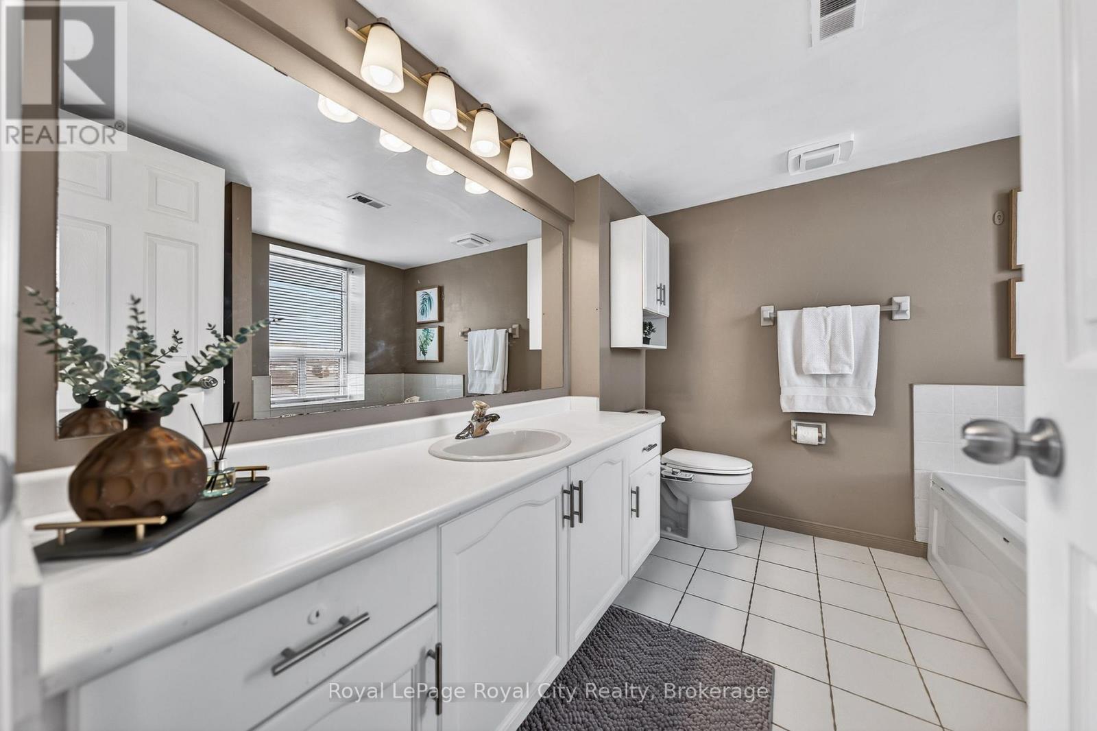 #701 281 BRISTOL STREET - Image 24